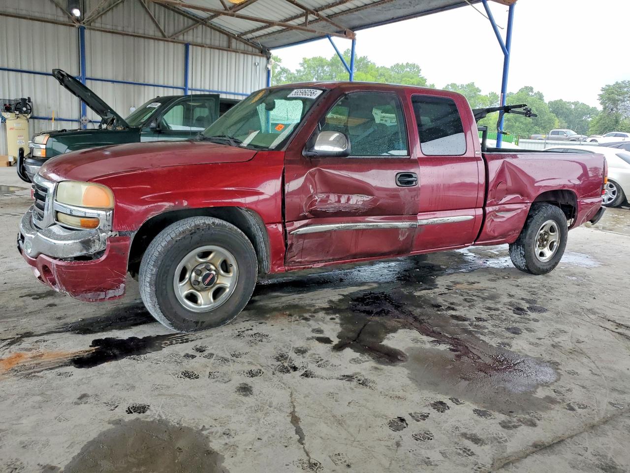 Salvage GMC Sierra Image
