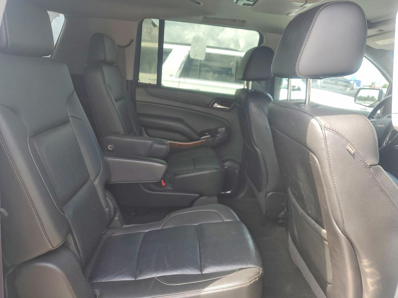 Chevrolet Suburban C1500 Ltz