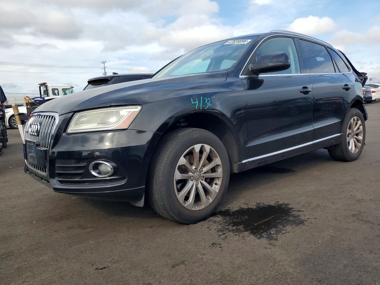 Salvage Audi Q5 Image