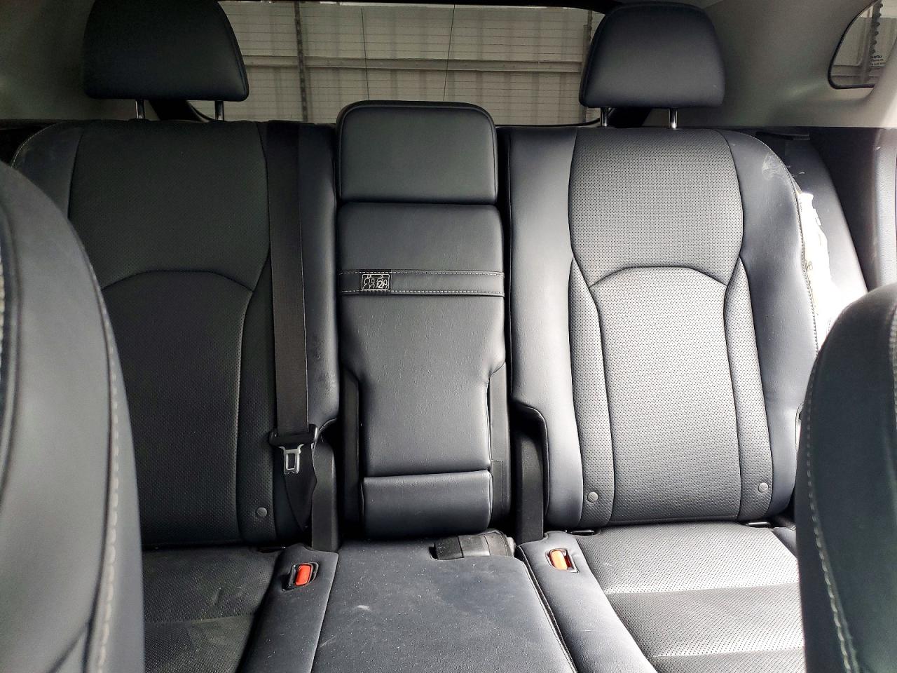 Lexus RX Base