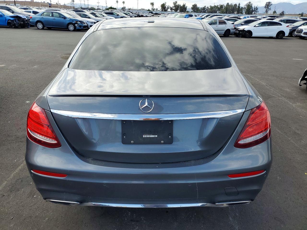 Mercedes-Benz E-Class 300