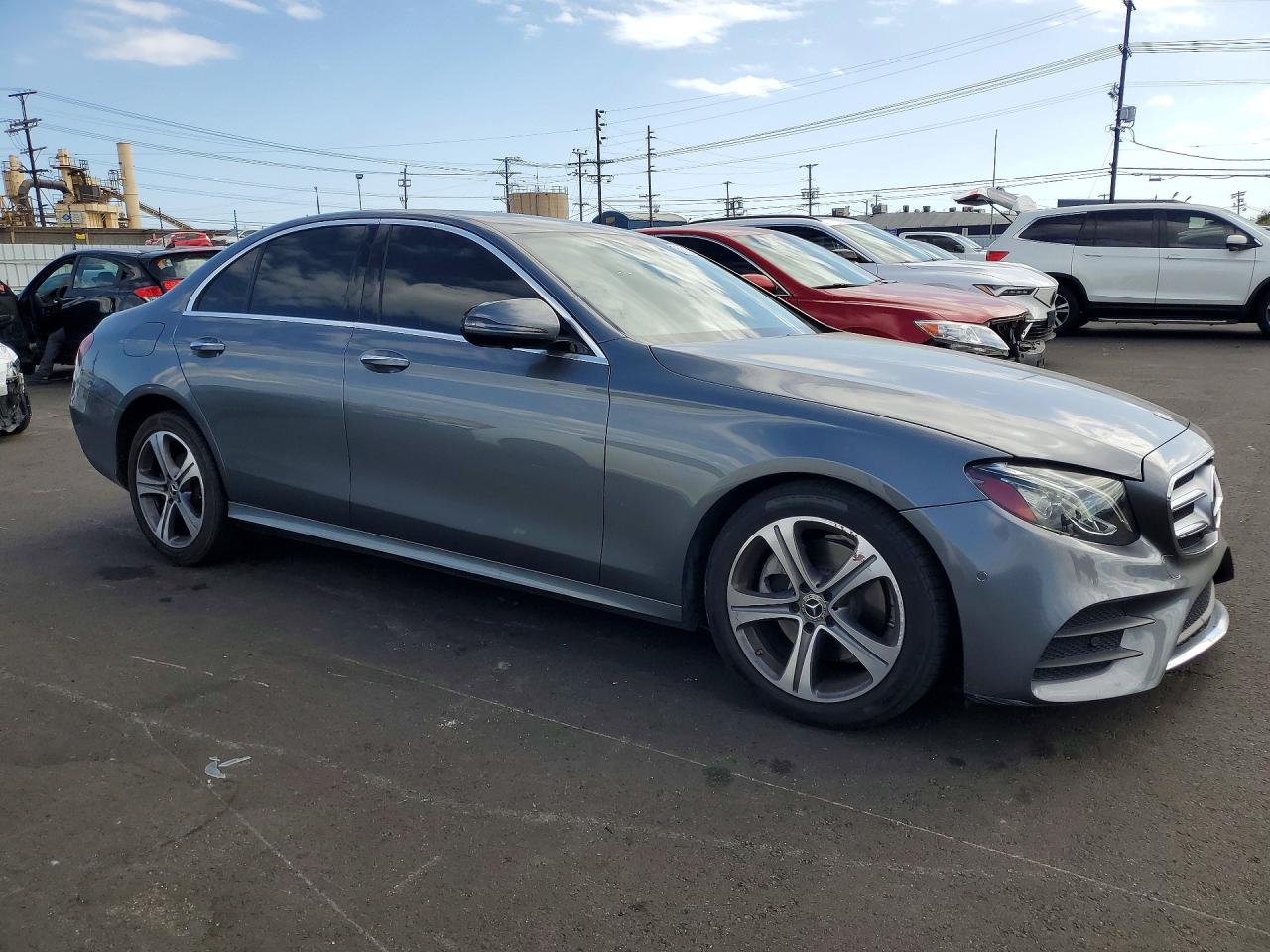 Mercedes-Benz E-Class 300