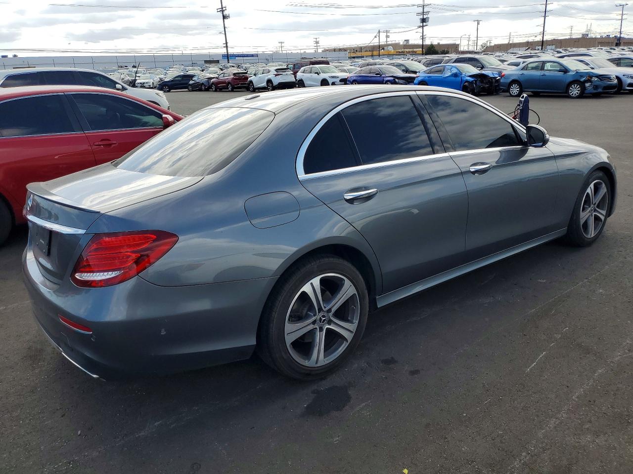 Mercedes-Benz E-Class 300