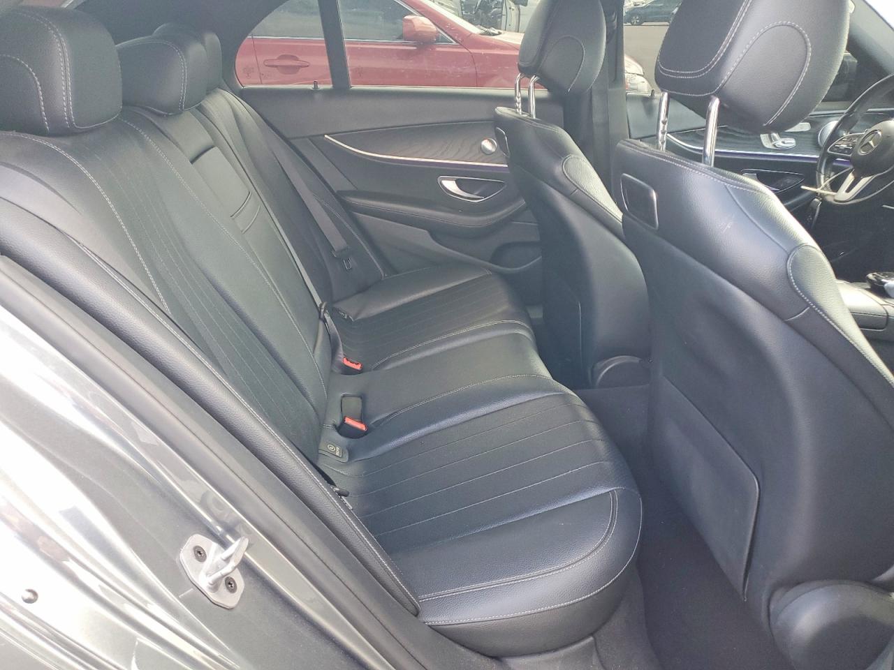 Mercedes-Benz E-Class 300
