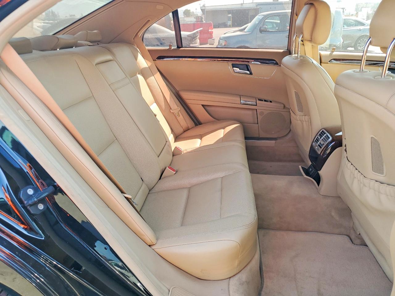 Mercedes-Benz S-Class 550