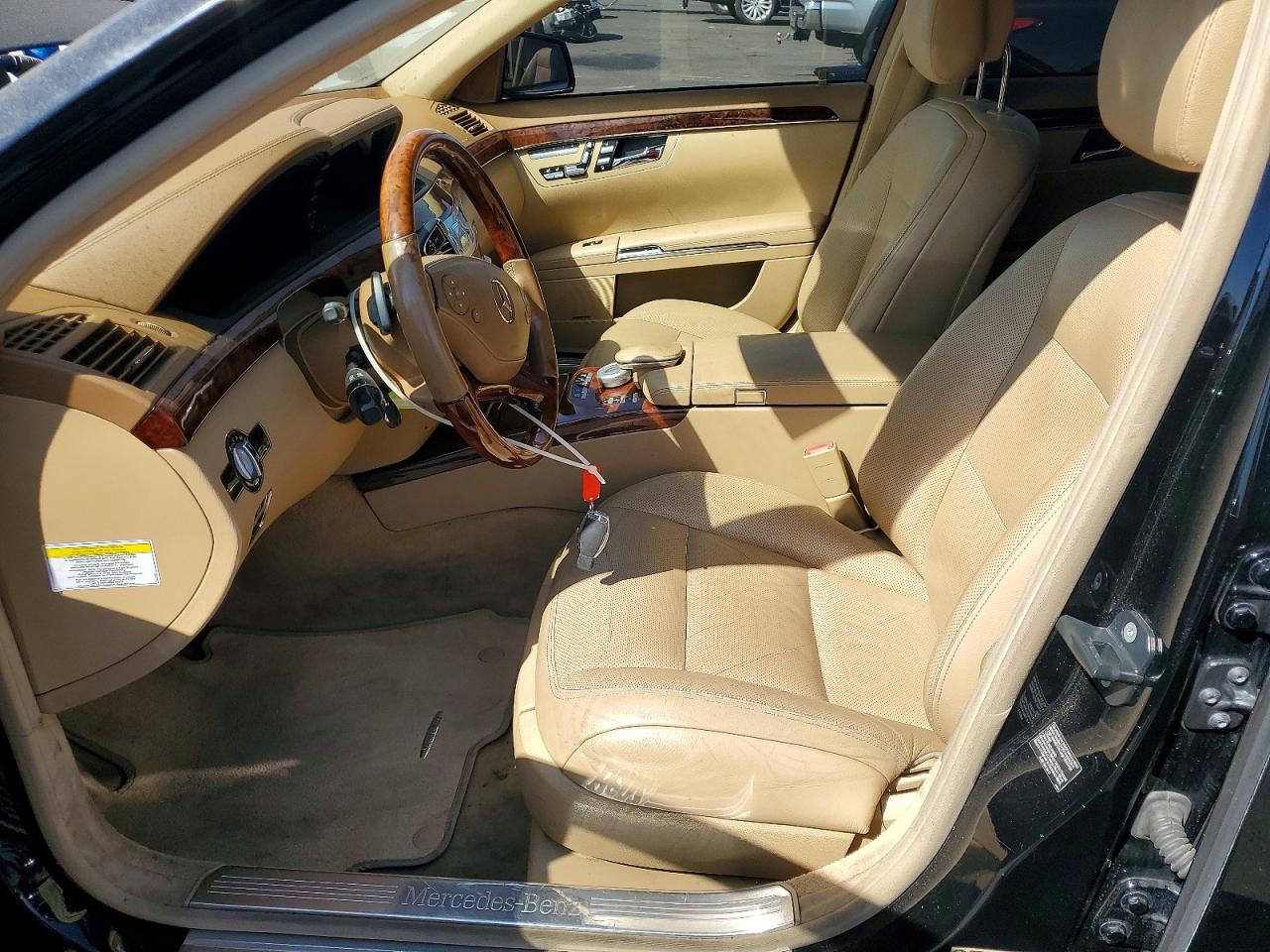 Mercedes-Benz S-Class 550