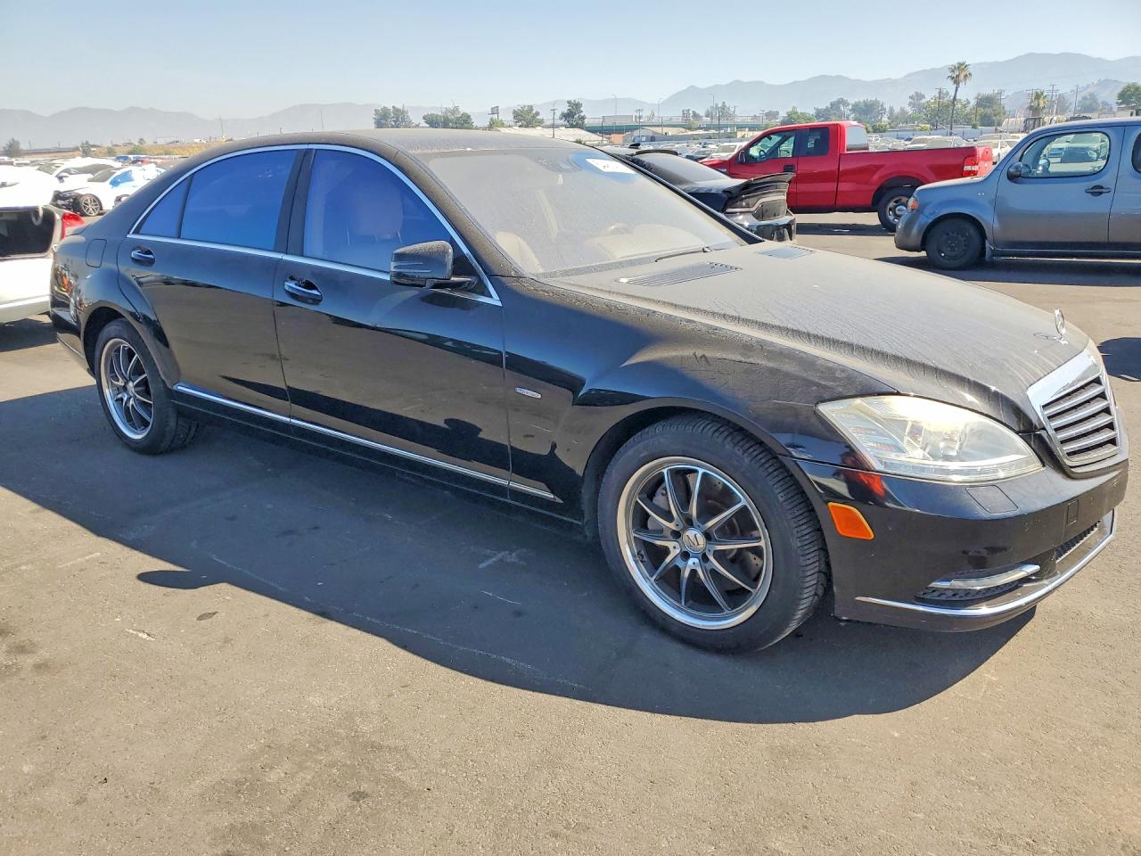 Mercedes-Benz S-Class 550