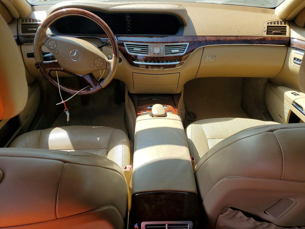 Mercedes-Benz S-Class 550