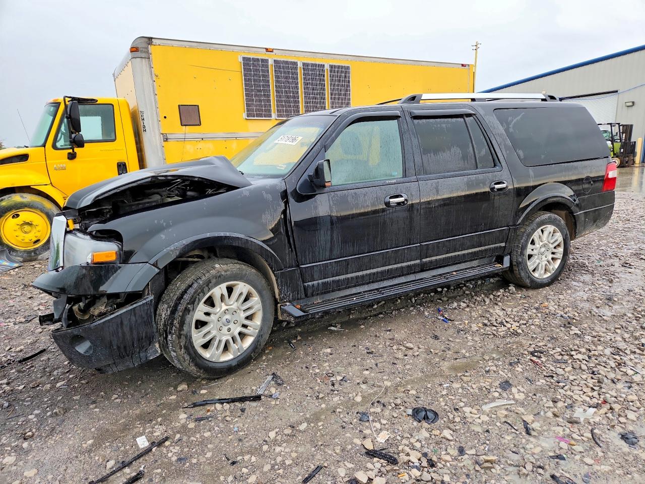 Salvage Ford Expedition Image