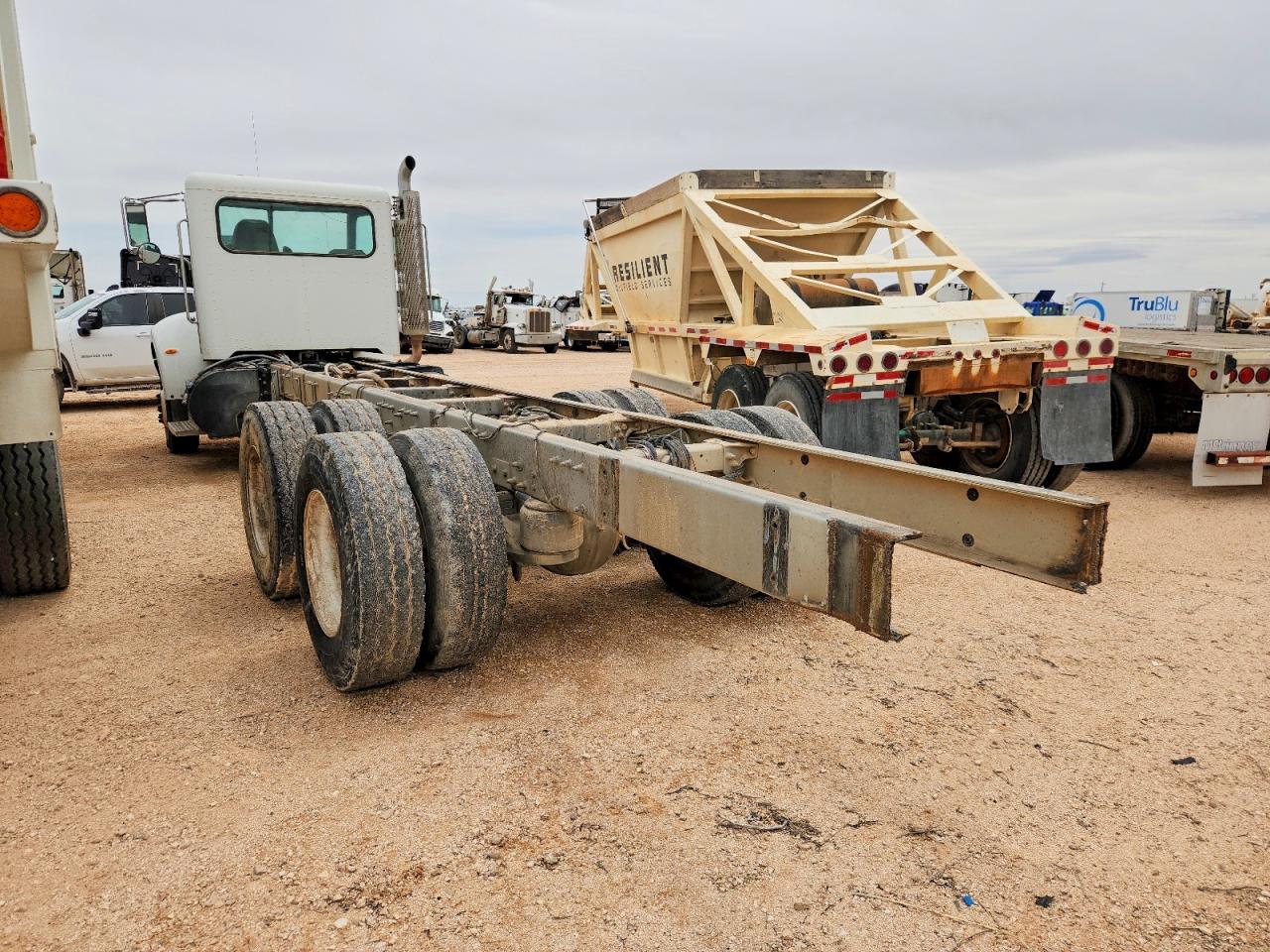 Peterbilt 348