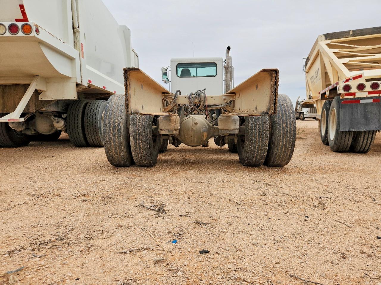Peterbilt 348