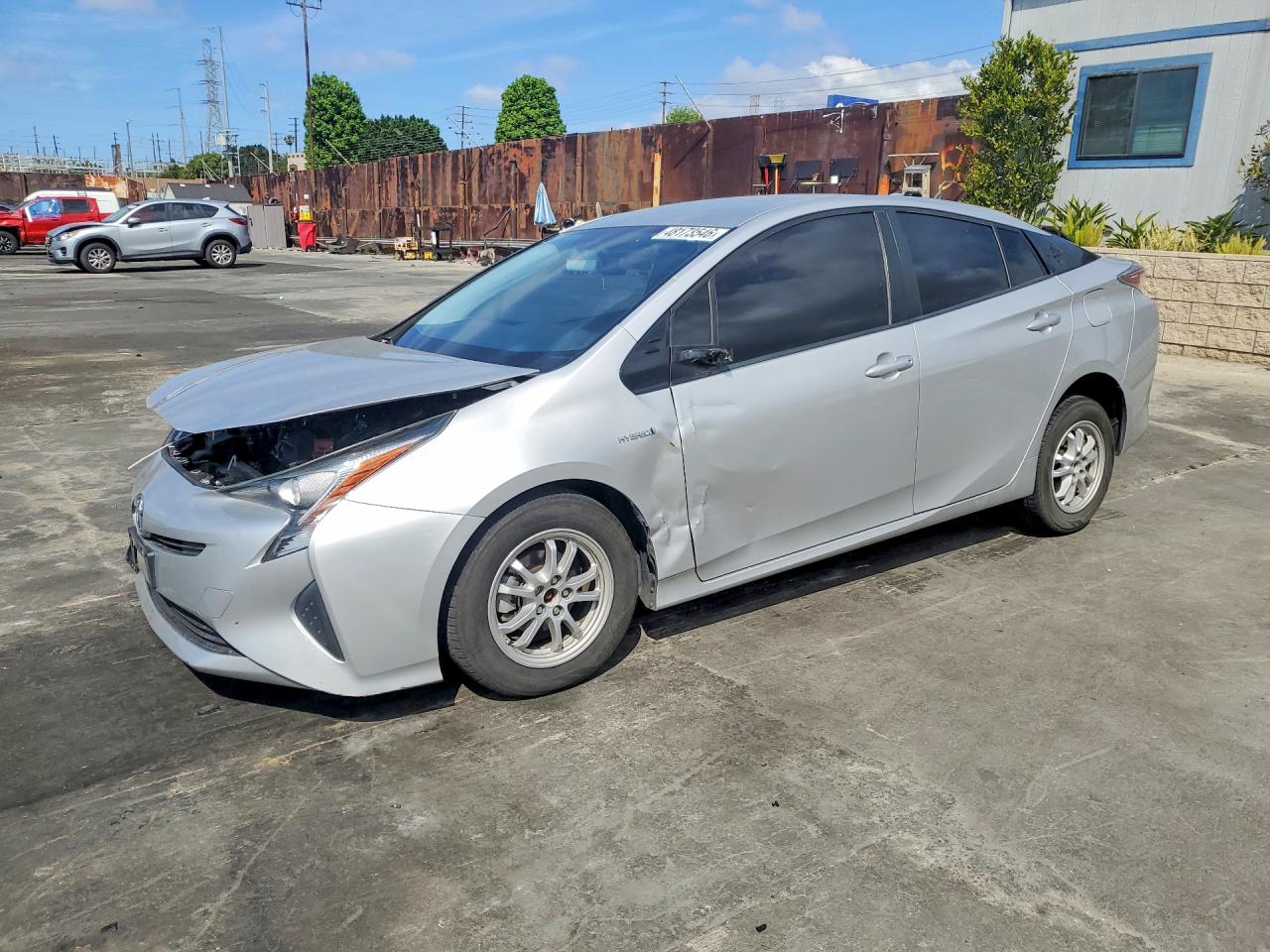 Salvage Toyota Prius Image
