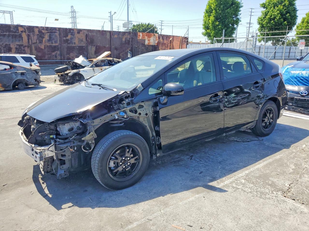 Salvage Toyota Prius Image