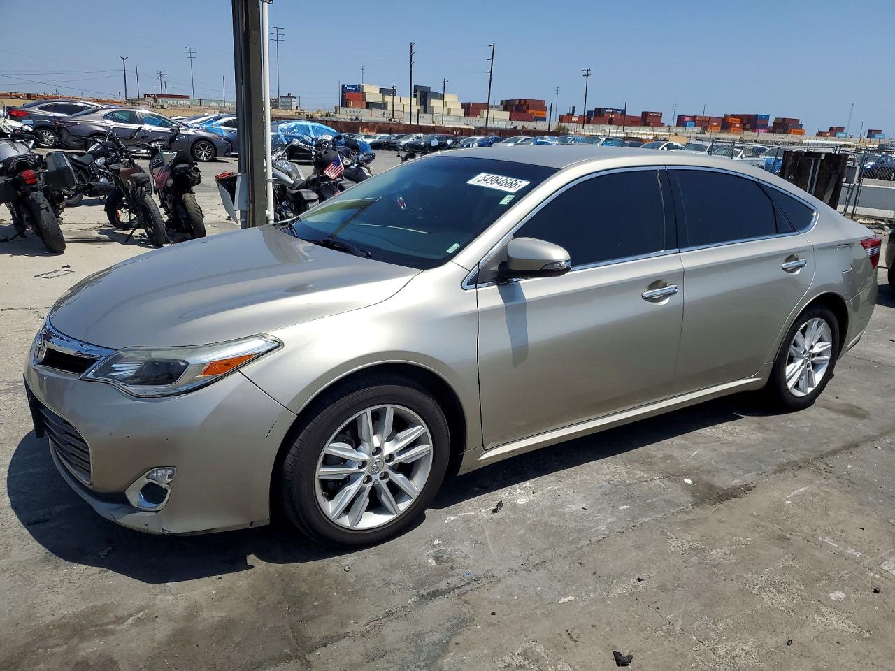 Salvage Toyota Avalon Image