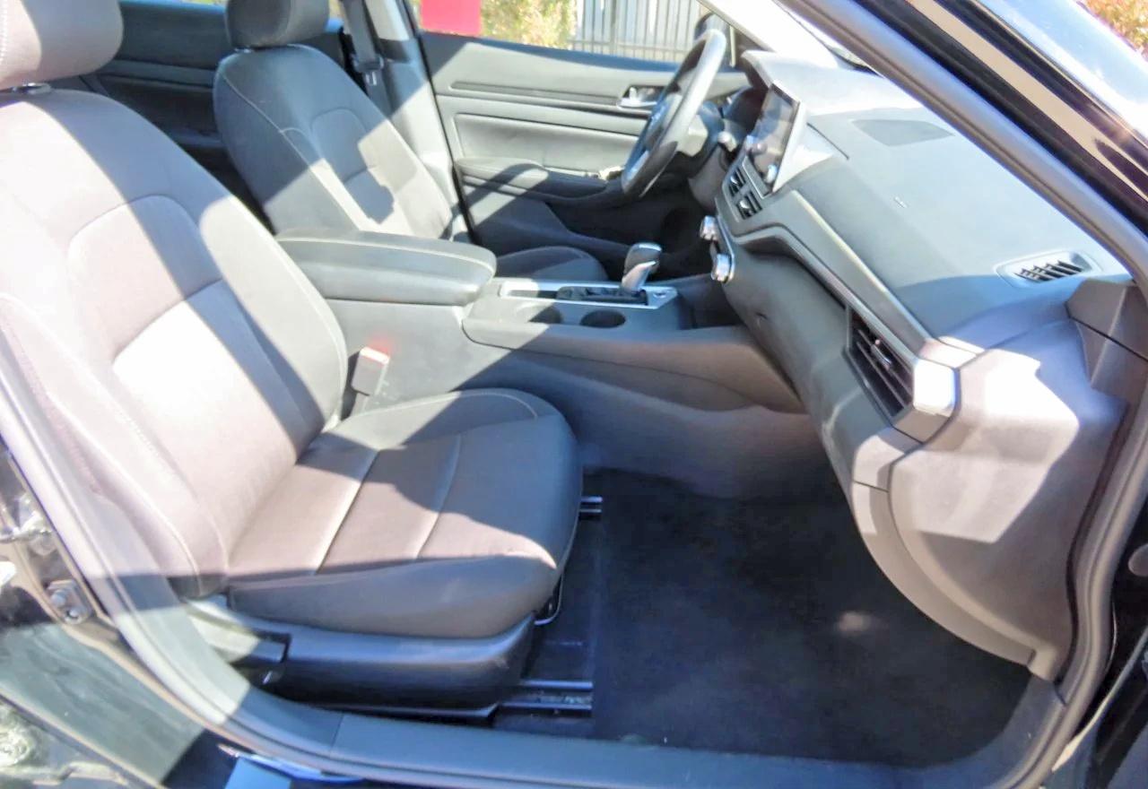 Nissan Altima Sv