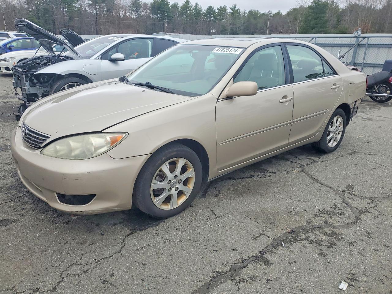Salvage Toyota Camry Image