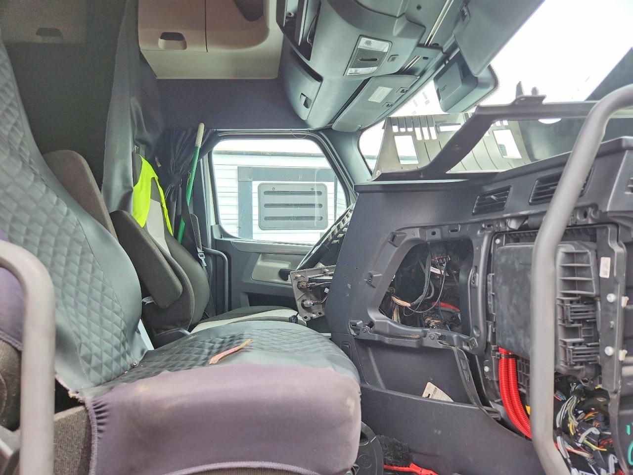 Freightliner Cascadia 1
