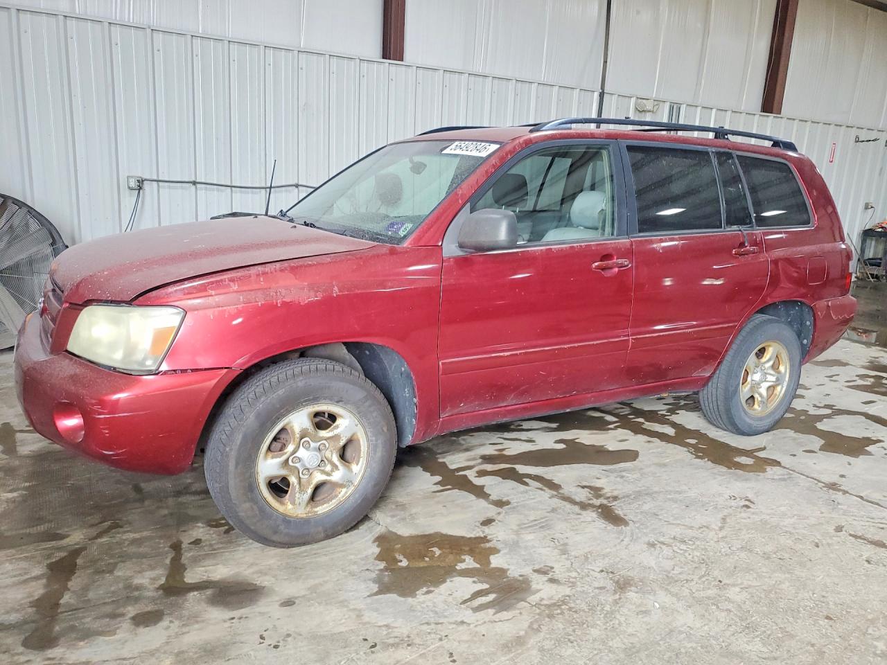 Salvage Toyota Highlander Image