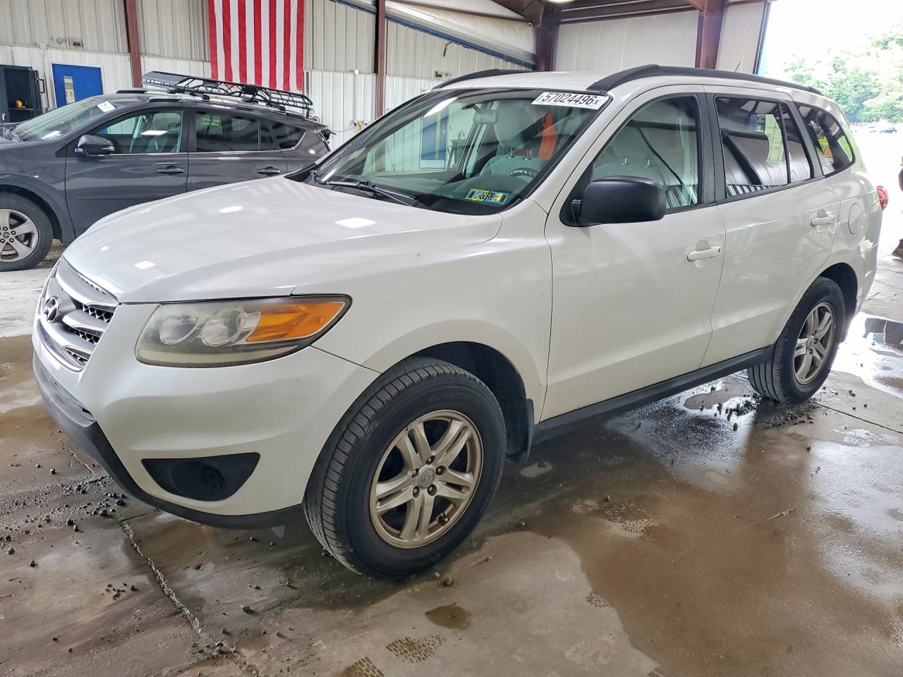 Salvage Hyundai SANTA FE Image