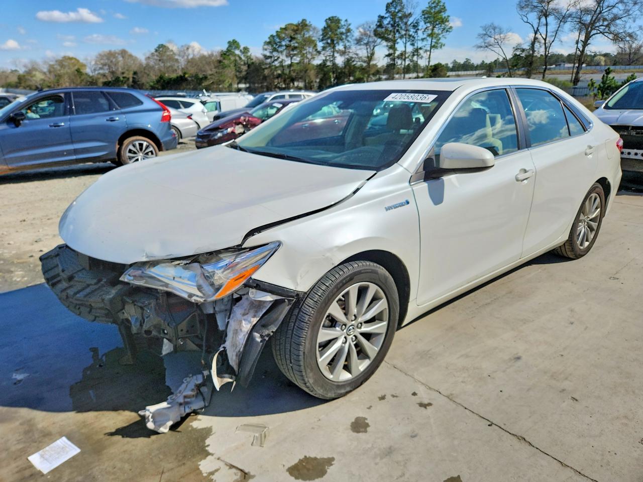 Salvage Toyota Camry Image