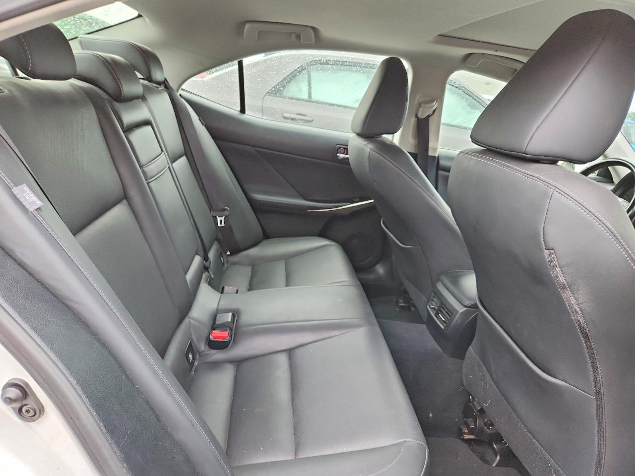 Lexus Is Base