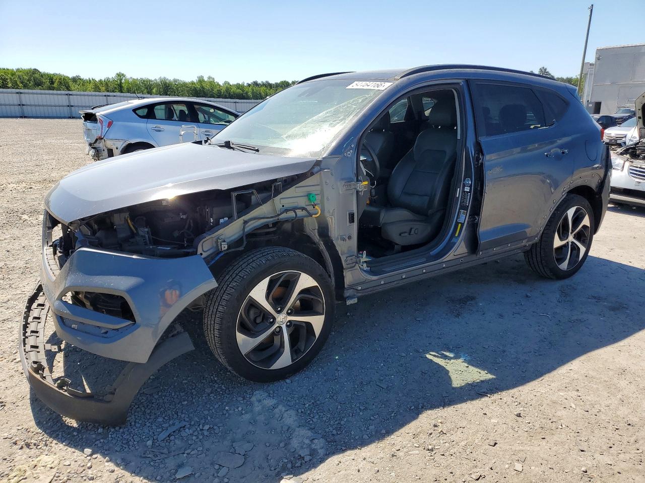Salvage Hyundai TUCSON Image