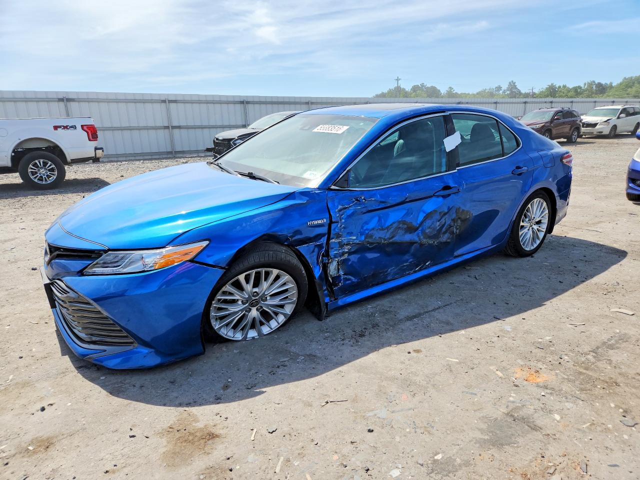 Salvage Toyota Camry Image