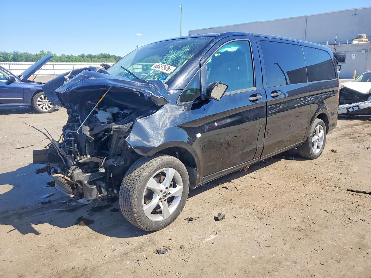 Salvage Mercedes-Benz Metris Image