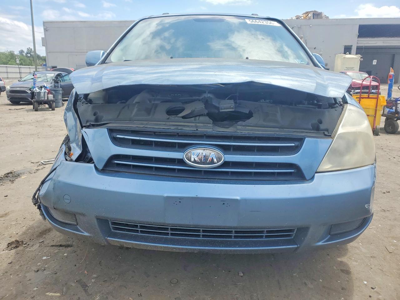 Kia Sedona Lx