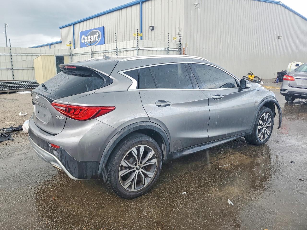 INFINITI Qx Luxury