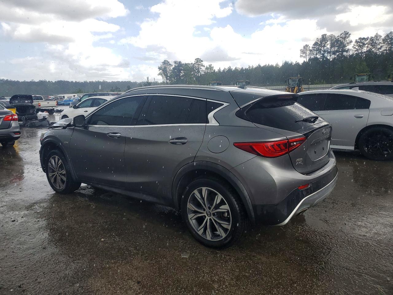 INFINITI Qx Luxury