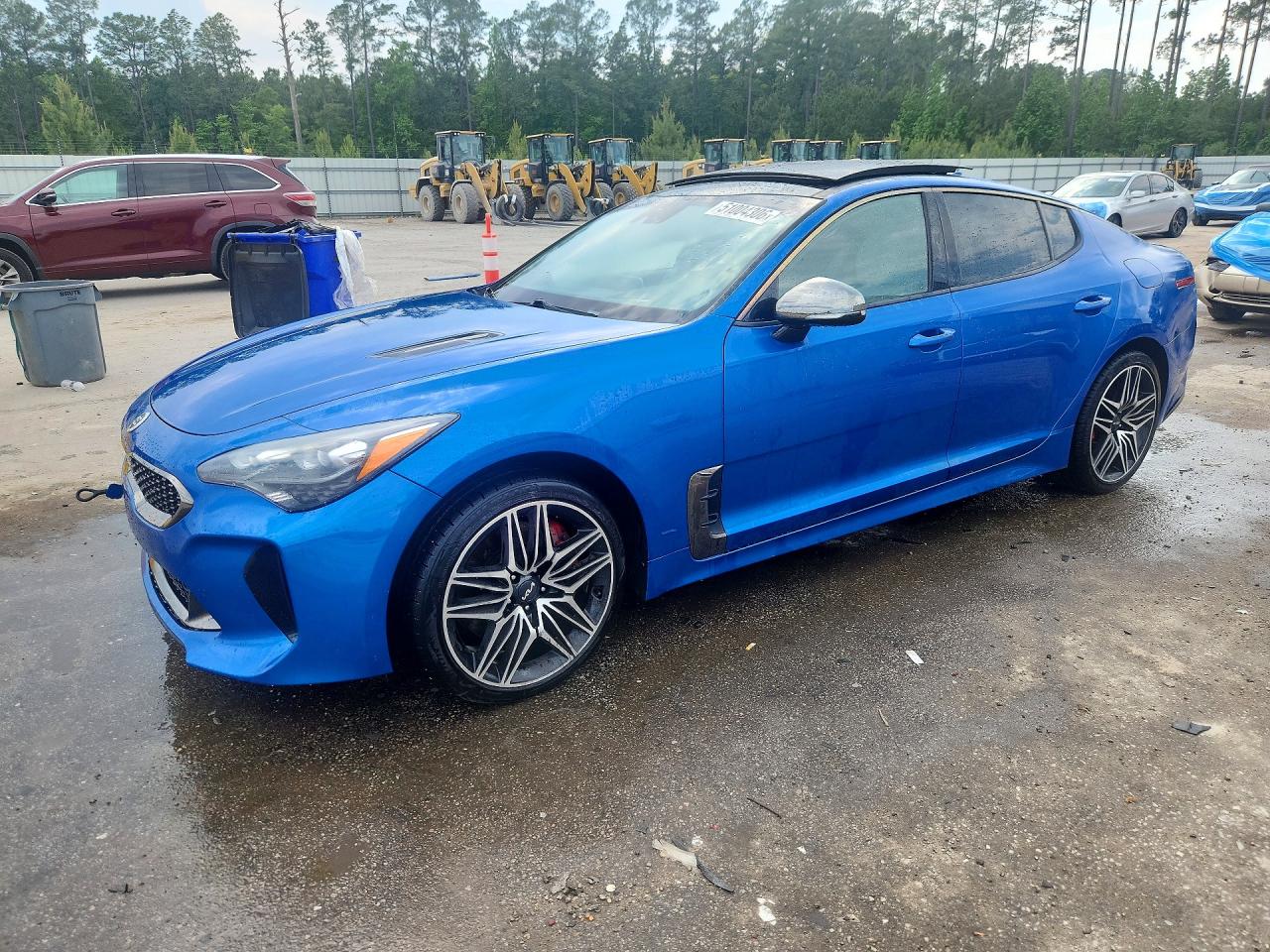 Salvage Kia Stinger Image