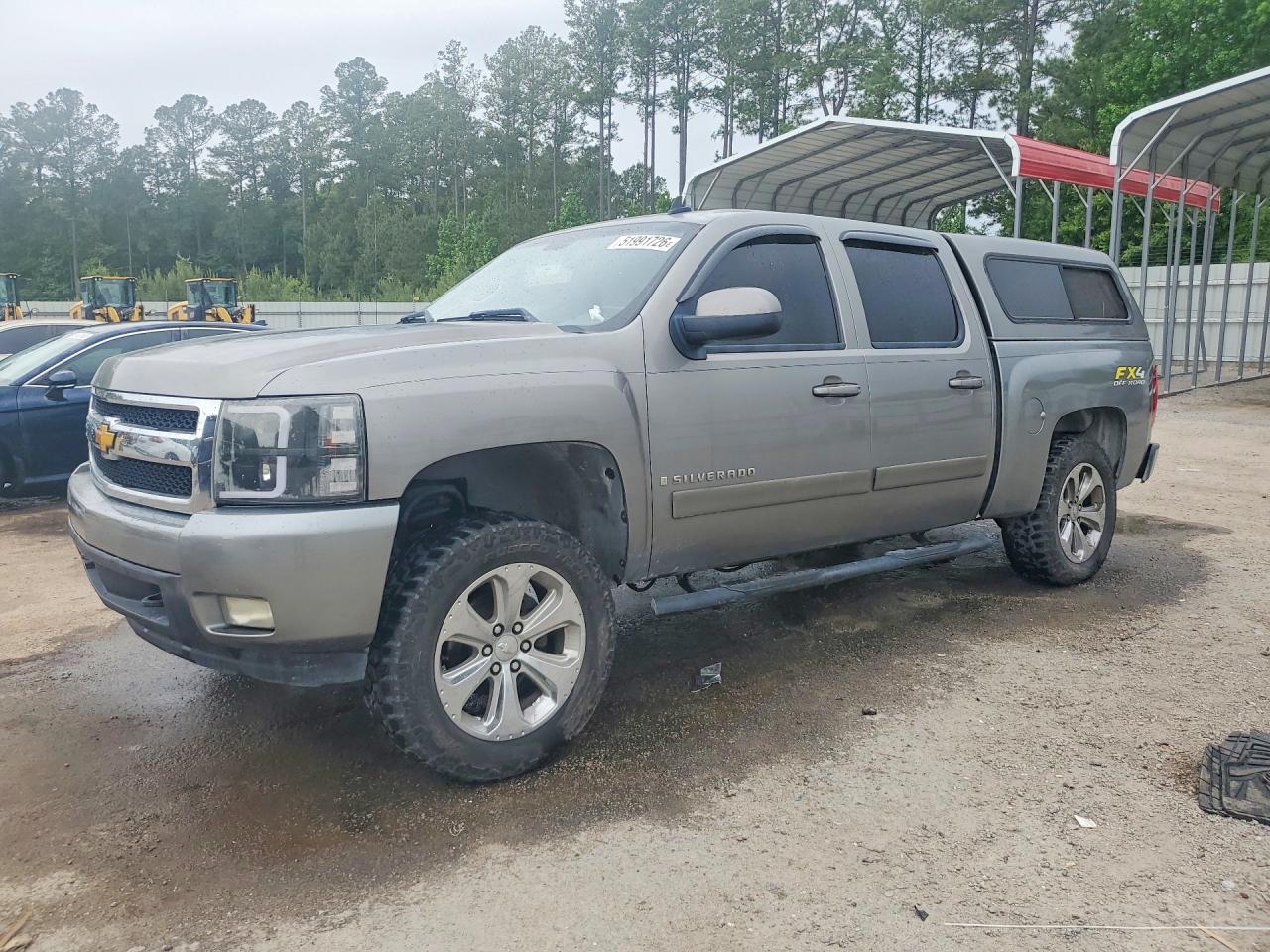Salvage Chevrolet Silverado Image