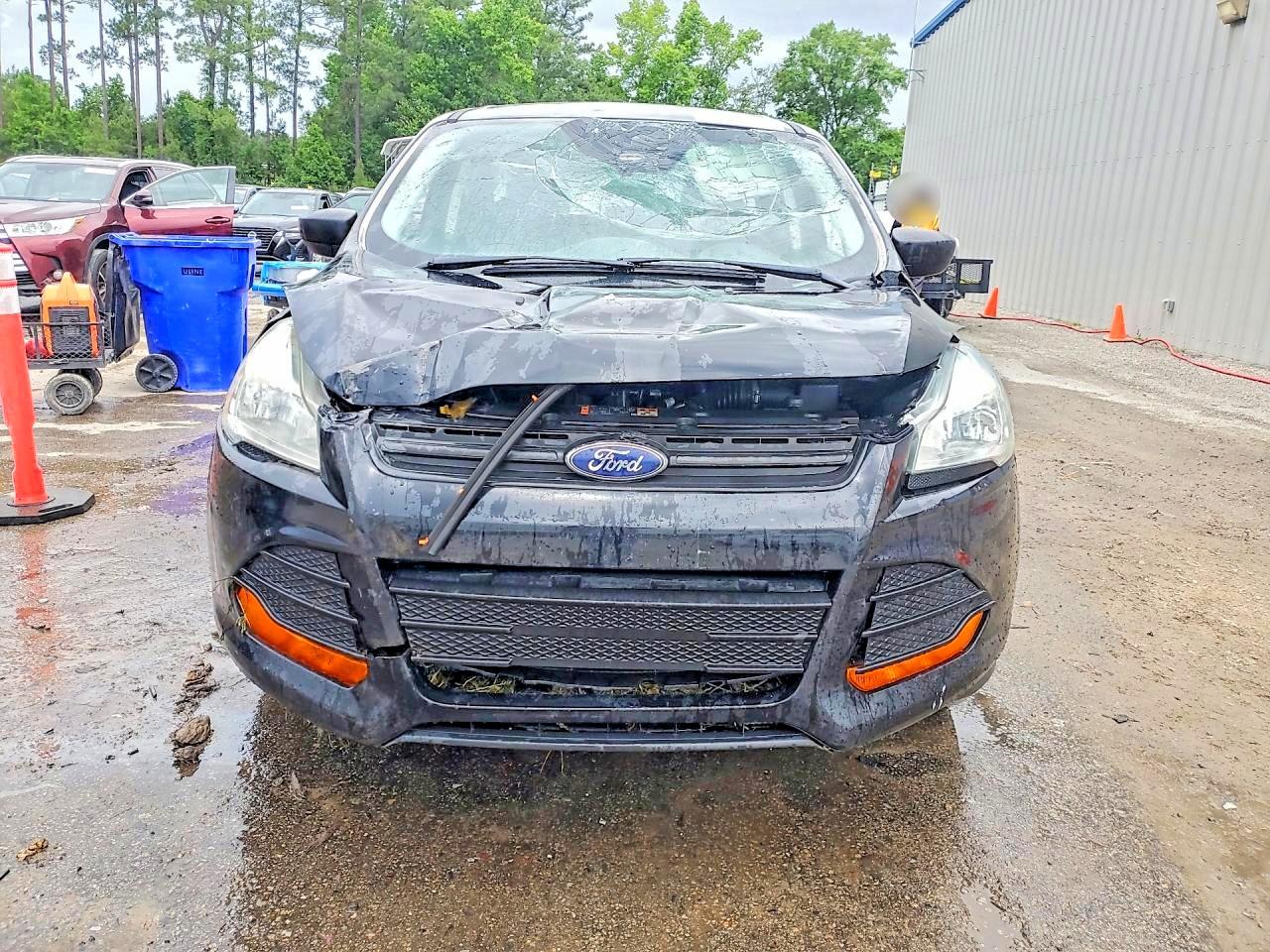 Ford Escape S