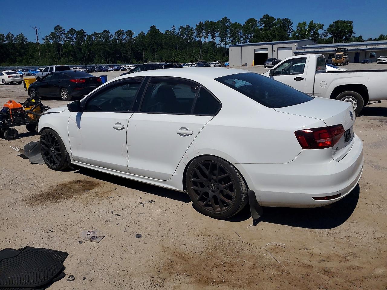 Volkswagen Jetta S