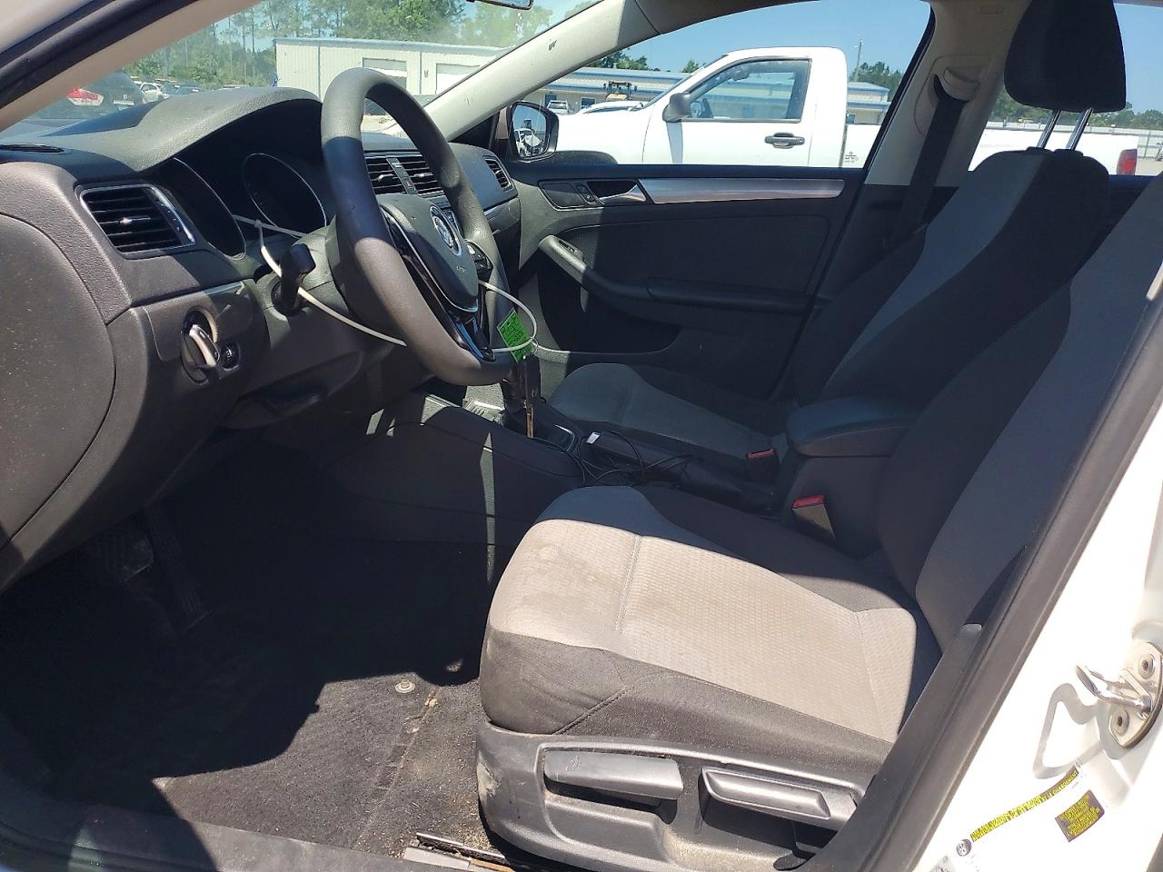 Volkswagen Jetta S