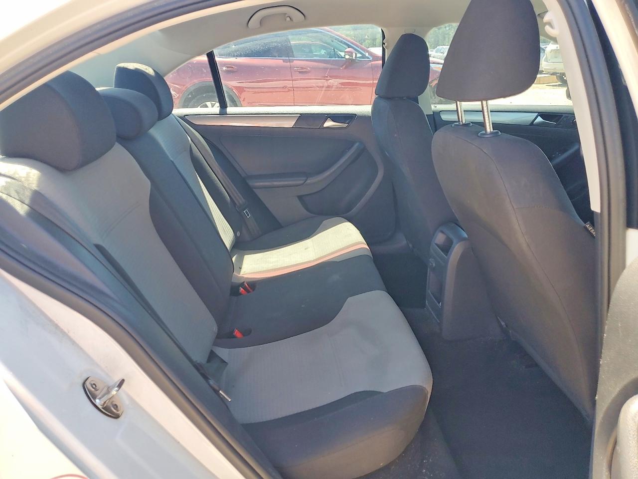 Volkswagen Jetta S