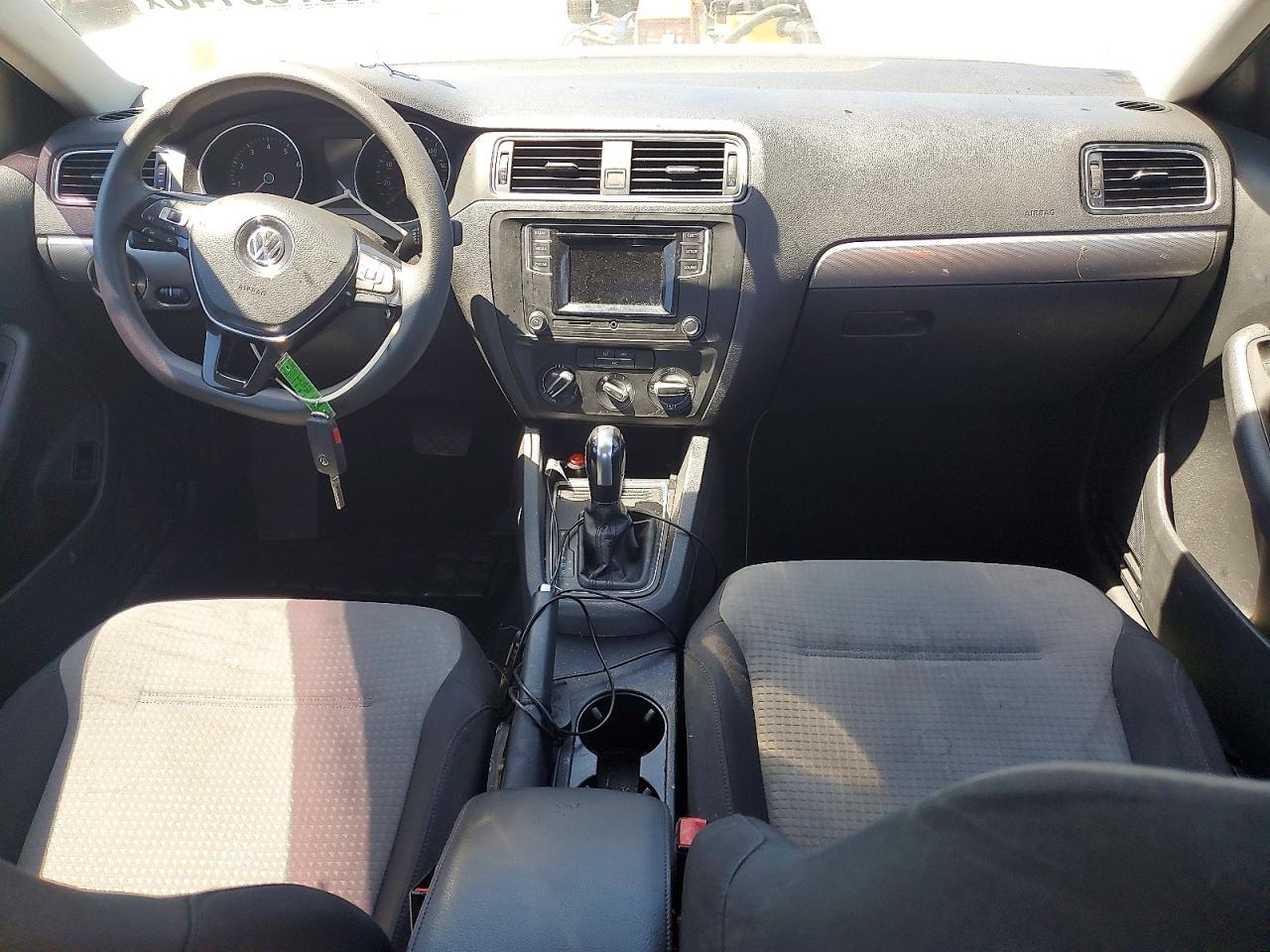Volkswagen Jetta S