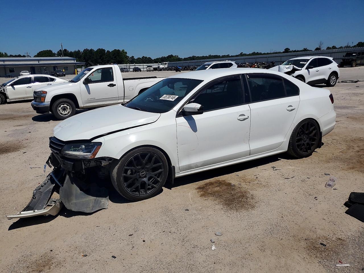 Salvage Volkswagen Jetta Image
