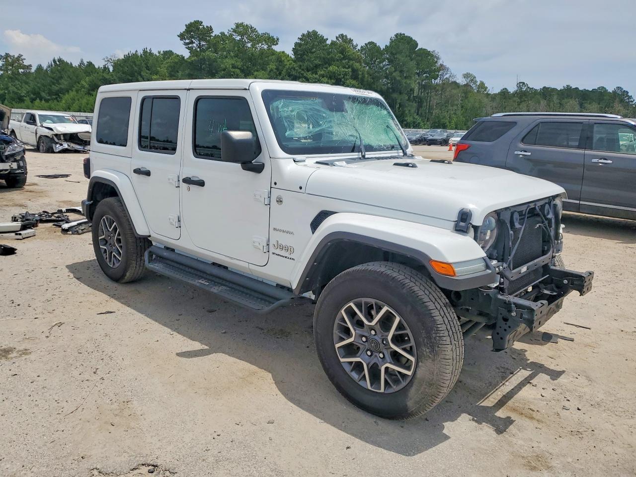 Jeep Wrangler Sahara