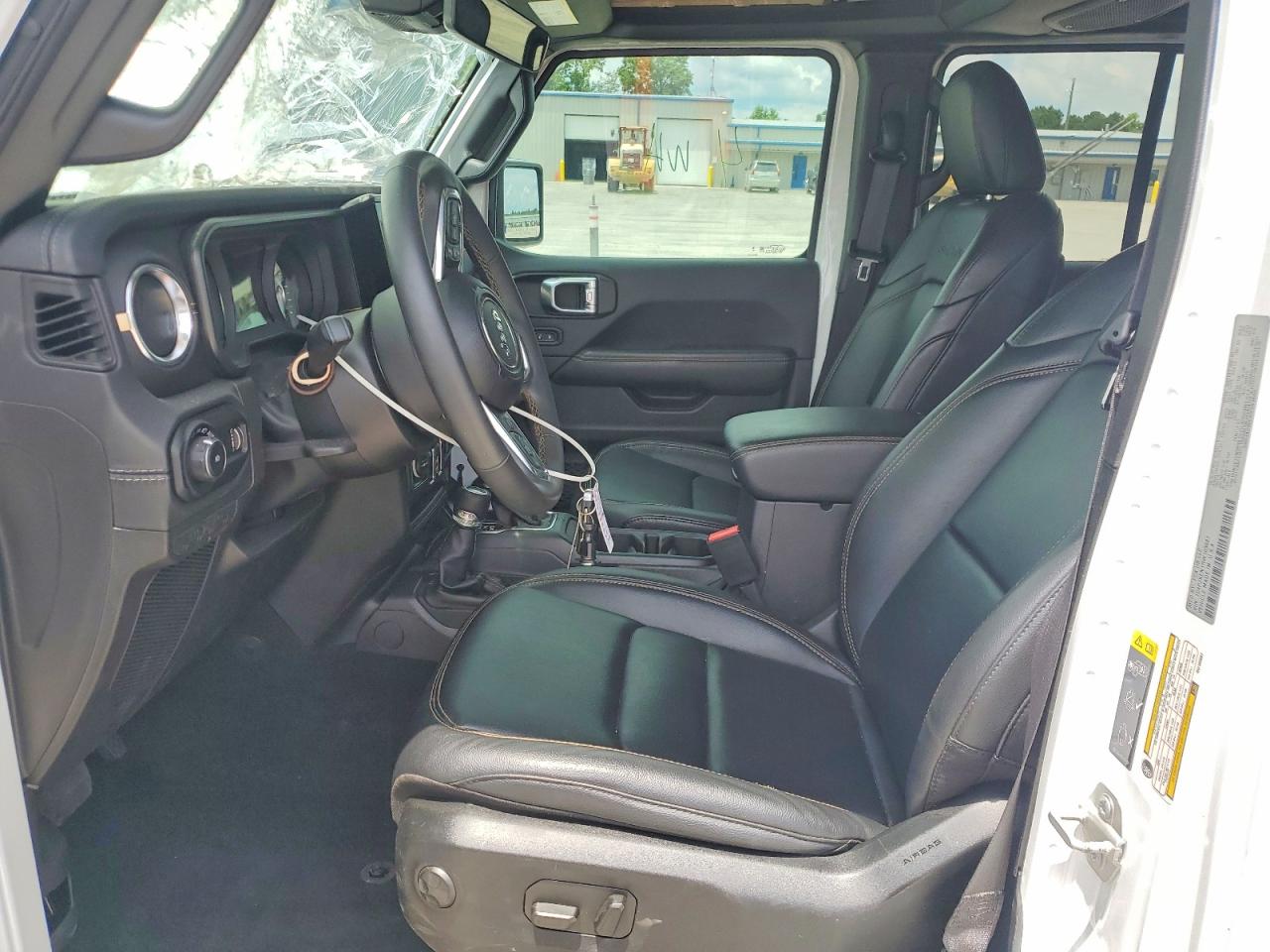 Jeep Wrangler Sahara
