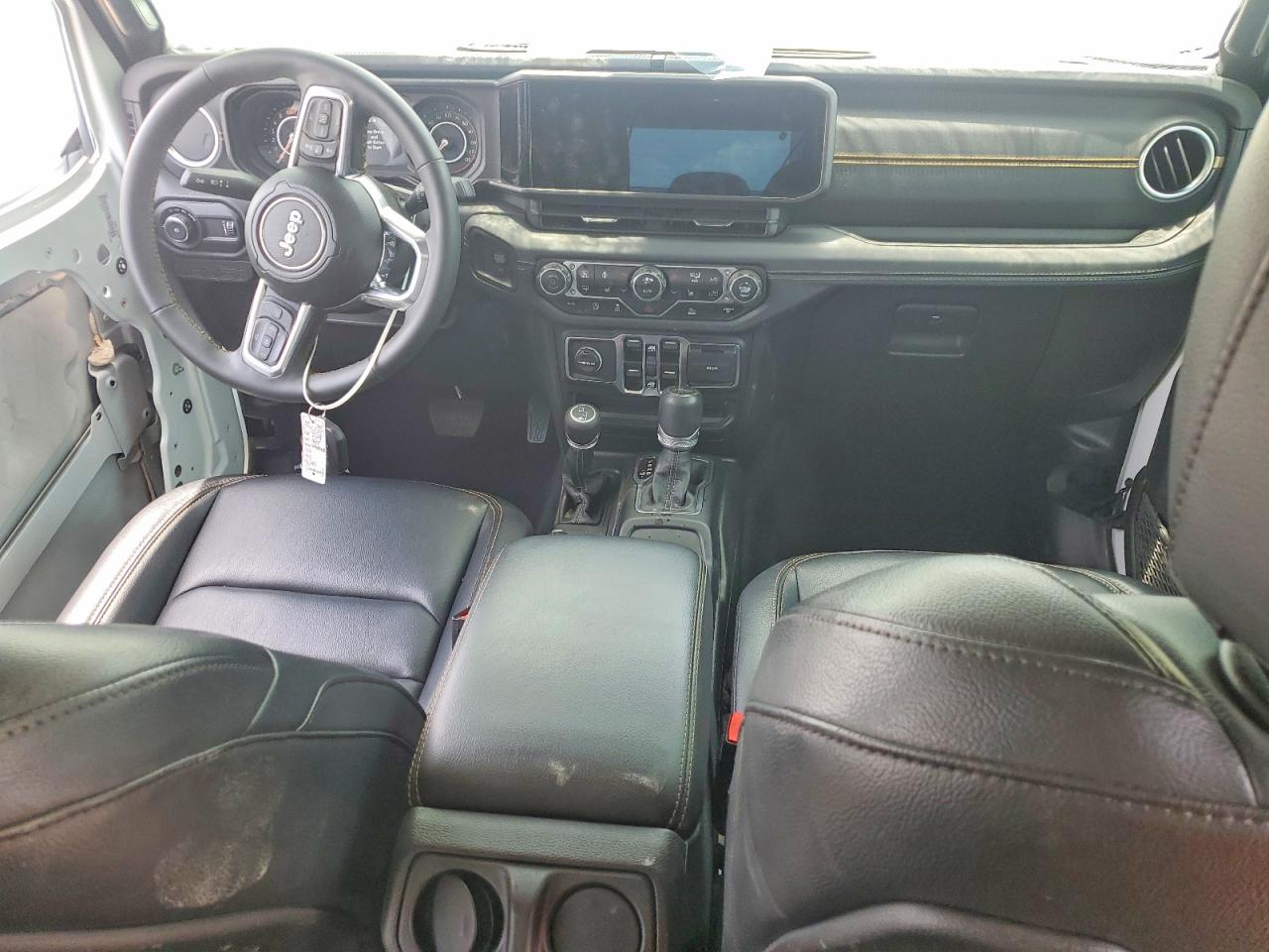 Jeep Wrangler Sahara