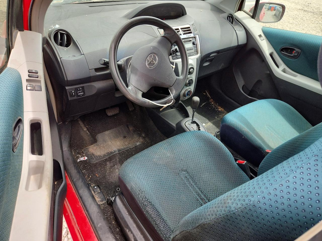 Toyota Yaris Base