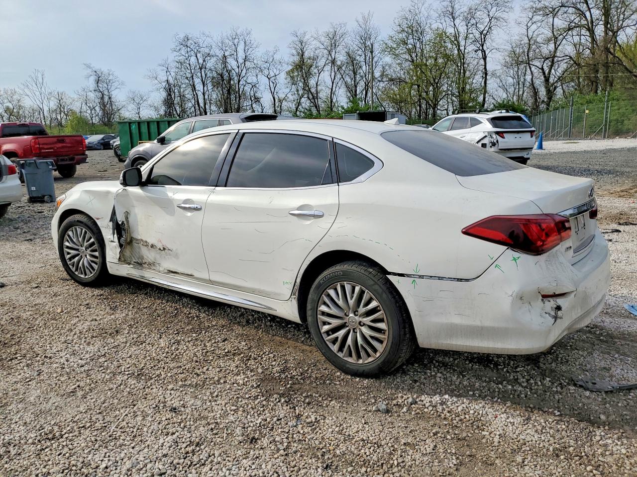 INFINITI Q70 3.7