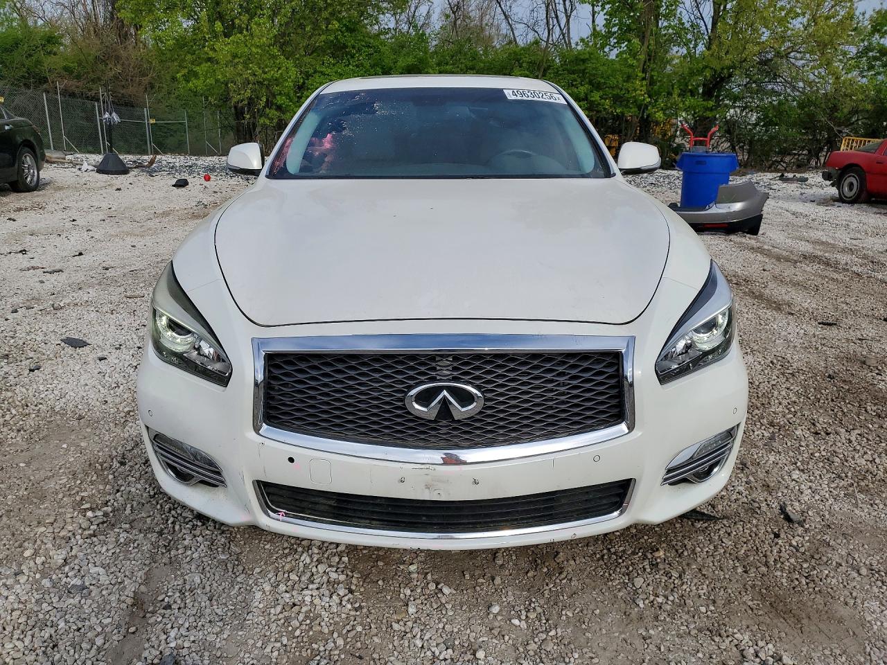 INFINITI Q70 3.7