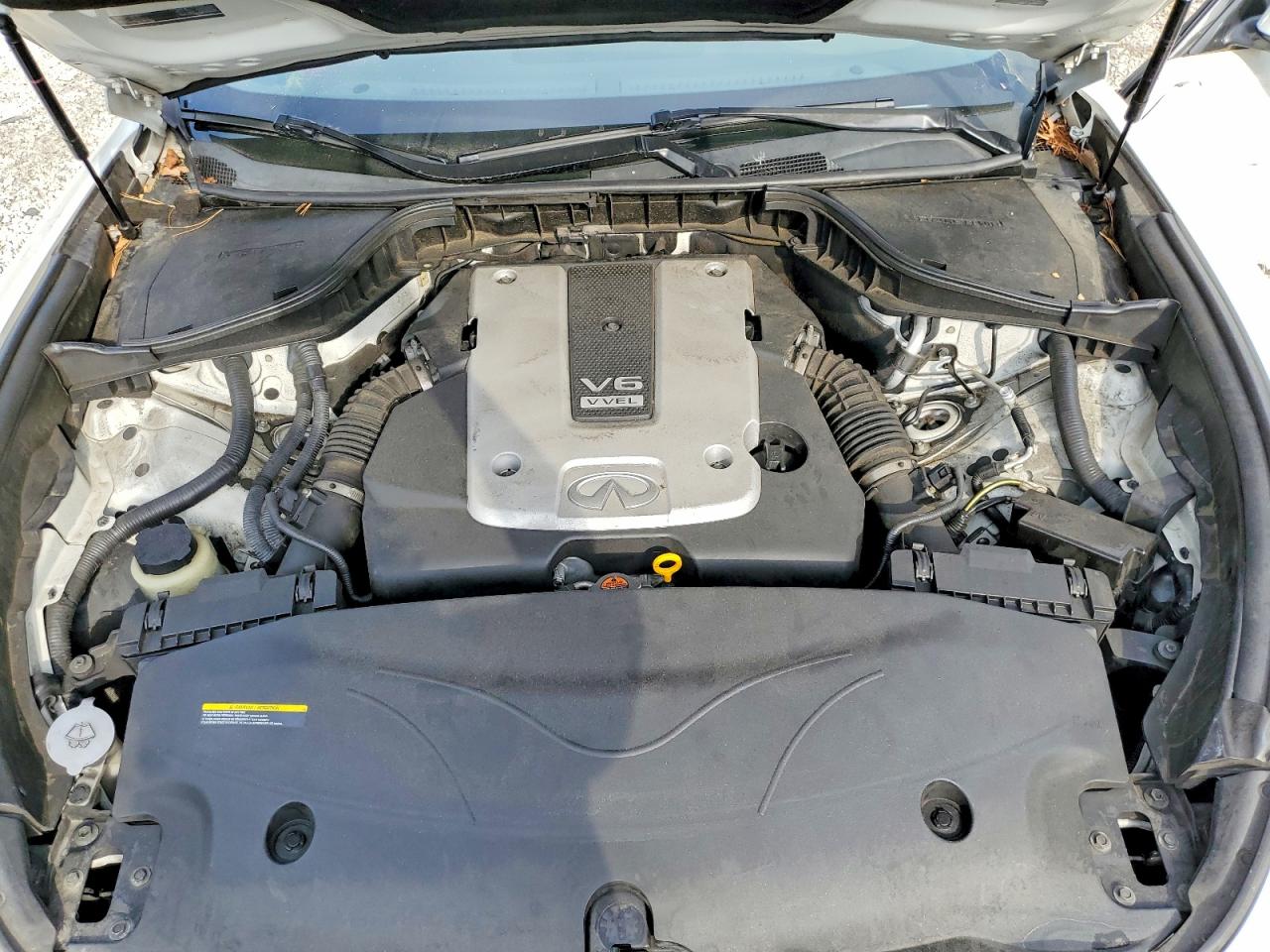 INFINITI Q70 3.7