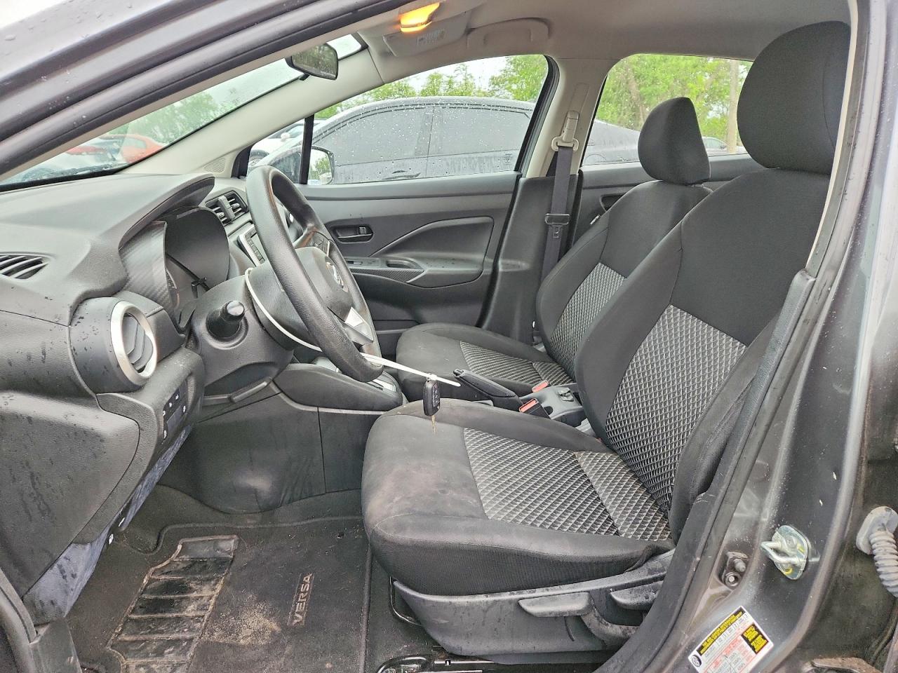 Nissan Versa S