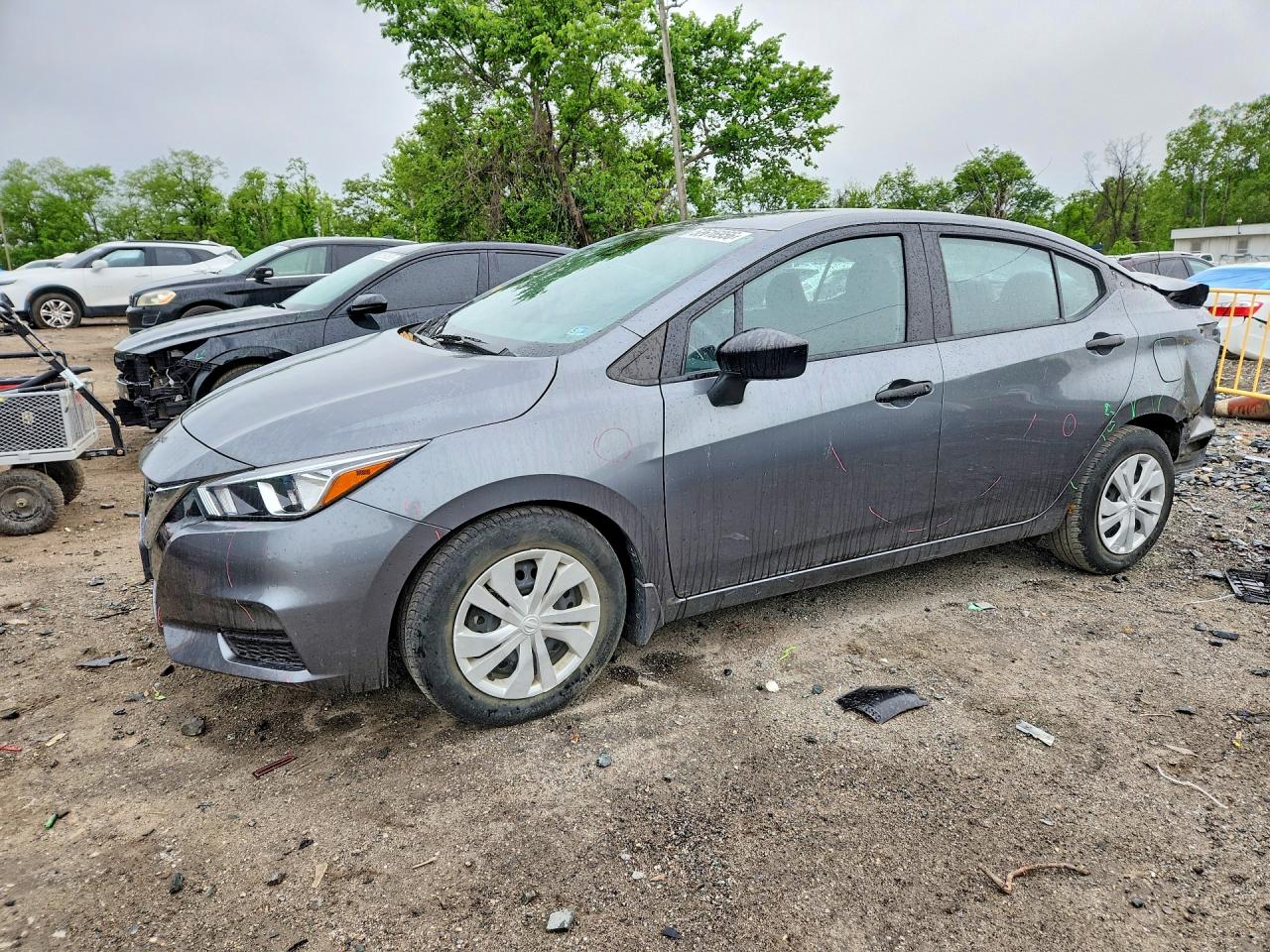 Salvage Nissan Versa Image