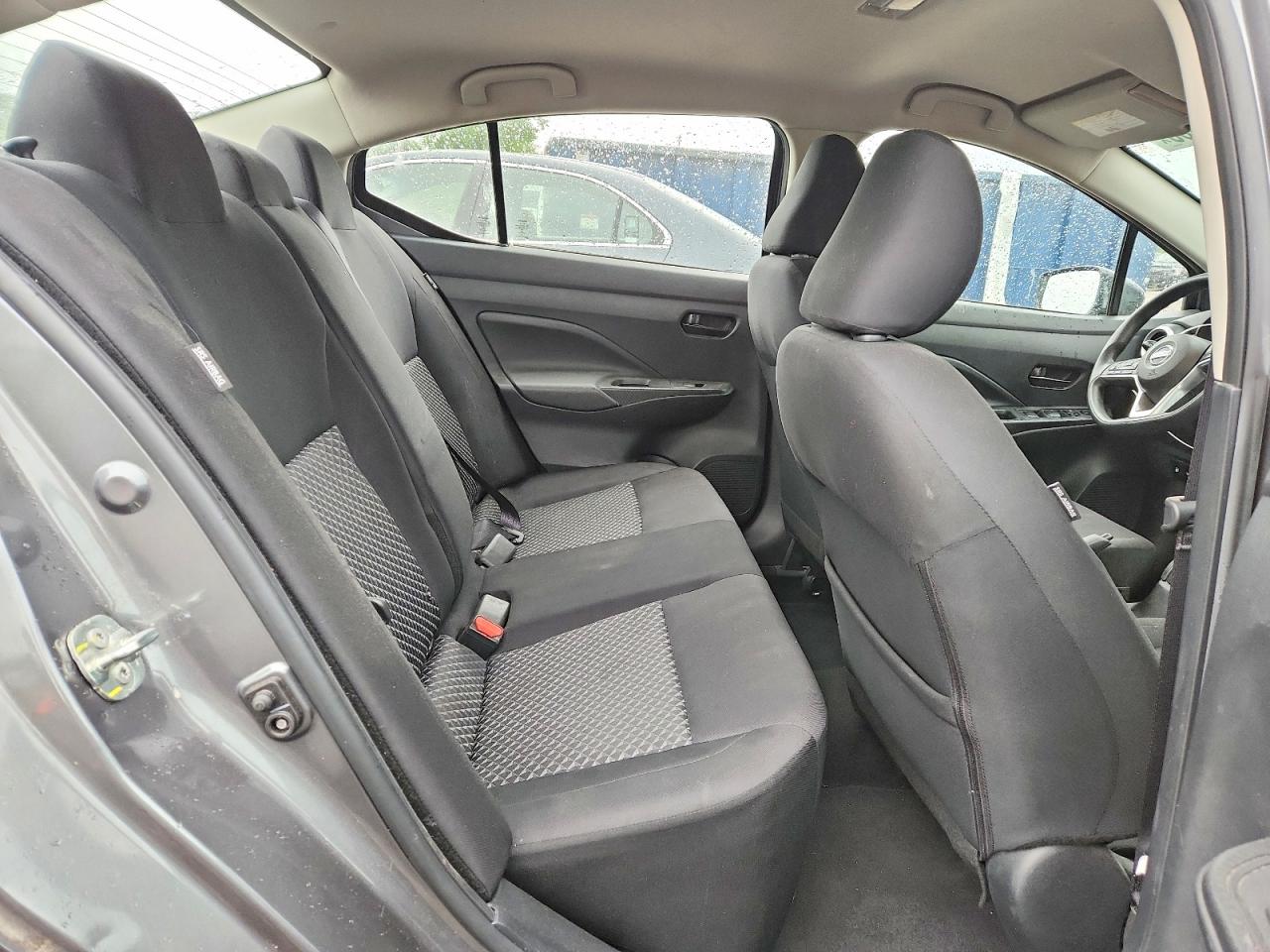 Nissan Versa S