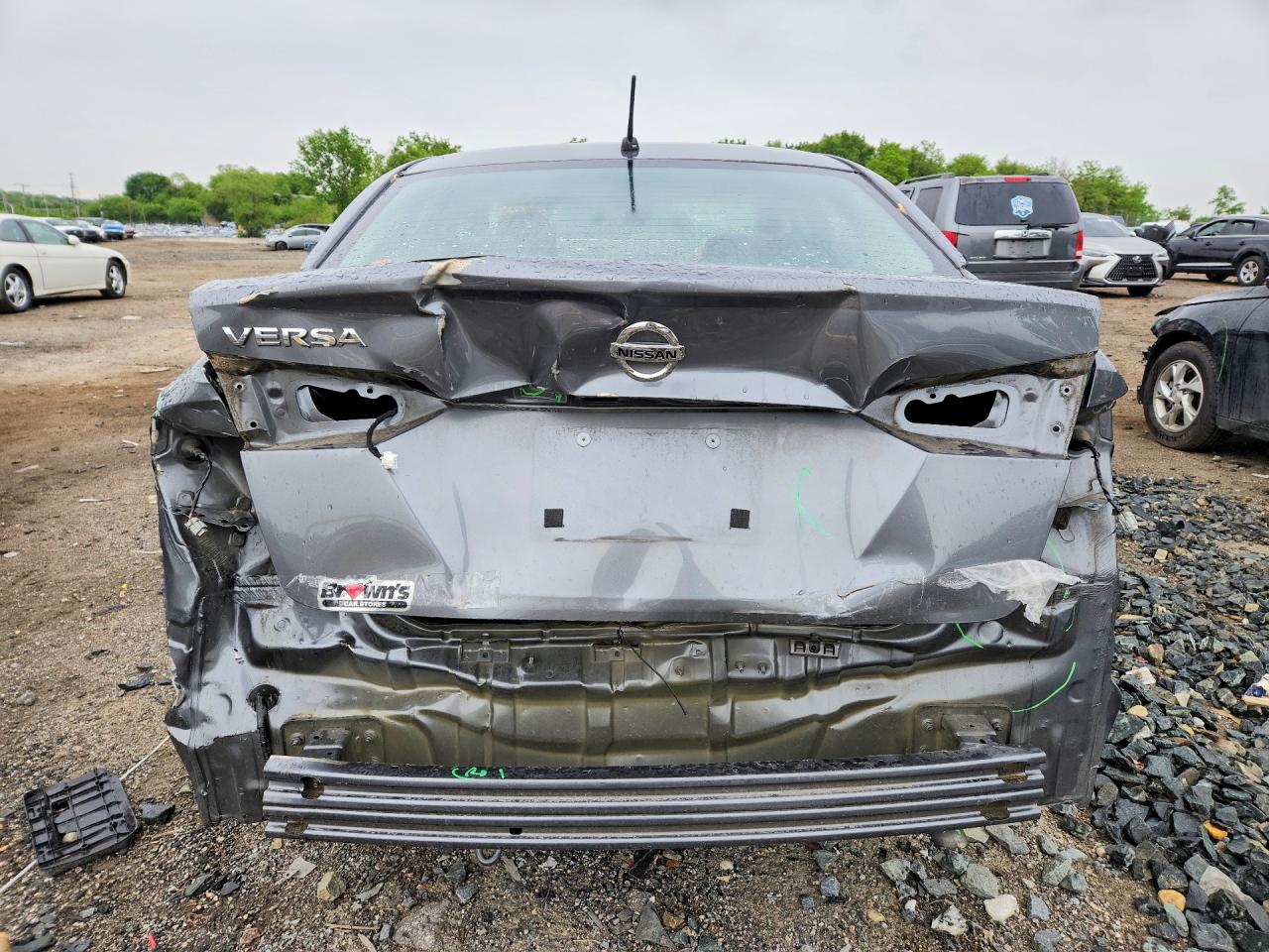 Nissan Versa S